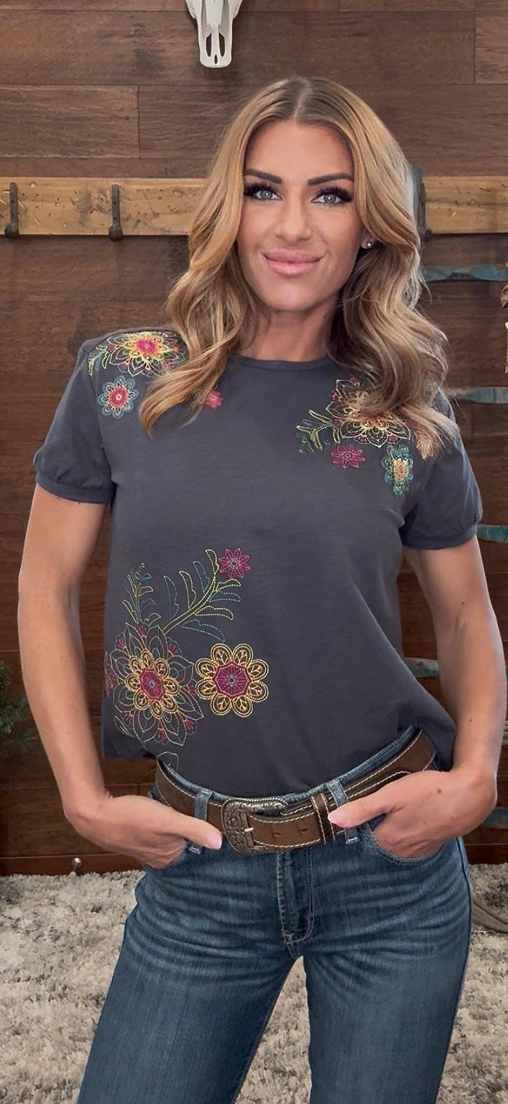 women's short sleeve cropped t-shirt with flower embroidery