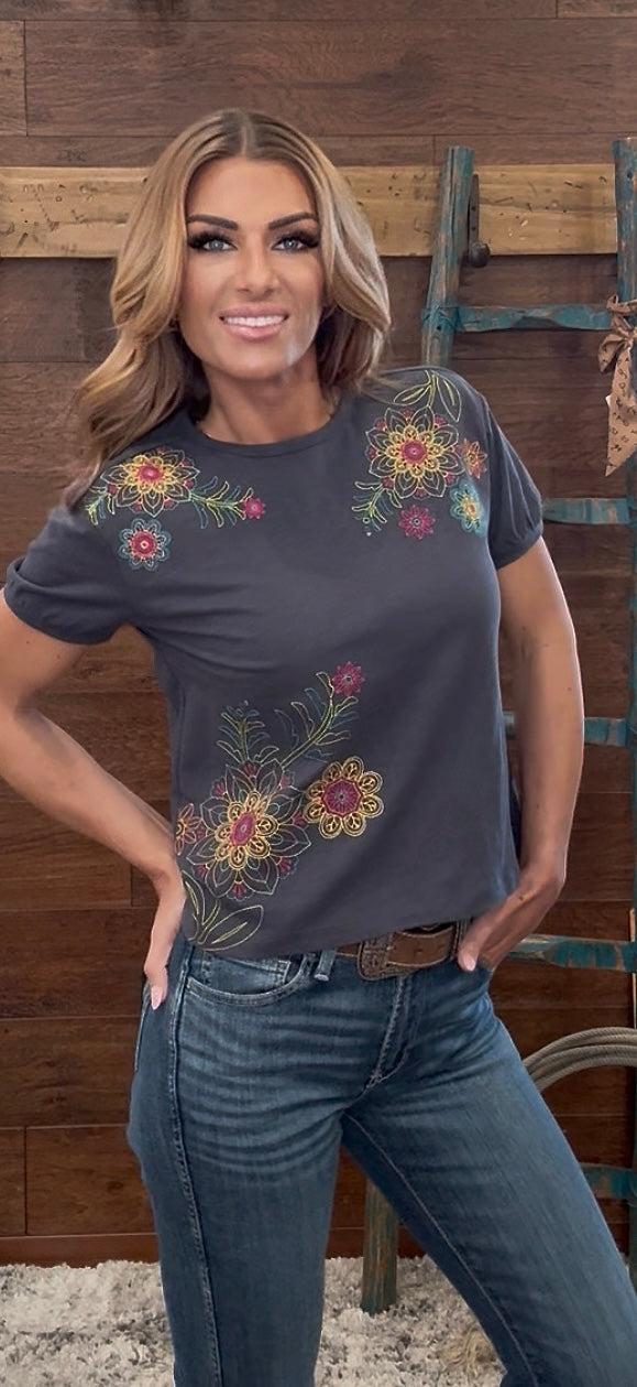 women's short sleeve cropped t-shirt with flower embroidery