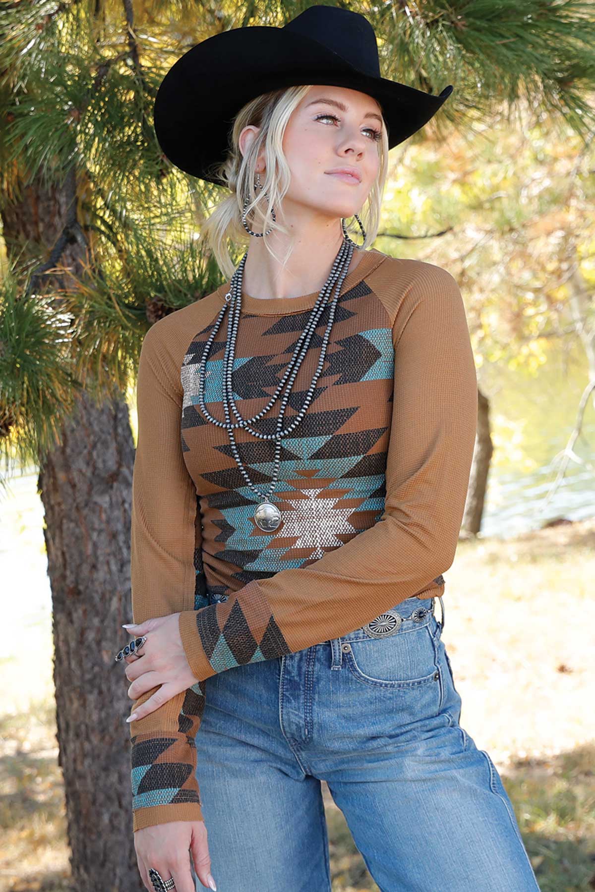 Cinch Women's Long Sleeve Raglan Tee