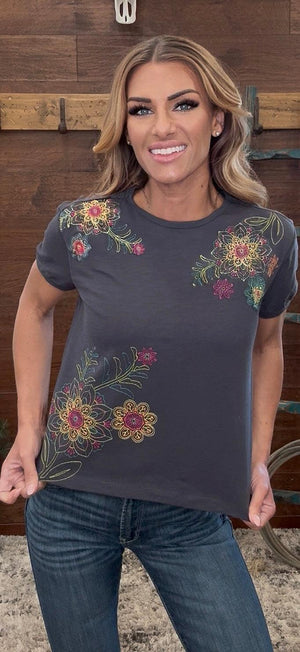  women's short sleeve cropped t-shirt with flower embroidery 