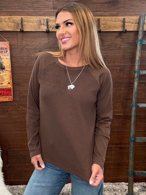  Brown waffle-knit long-sleeve shirt 
