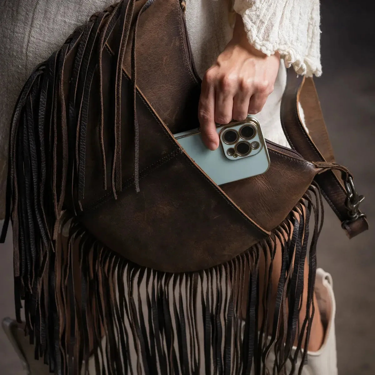 Baroness Nelly Crossbody